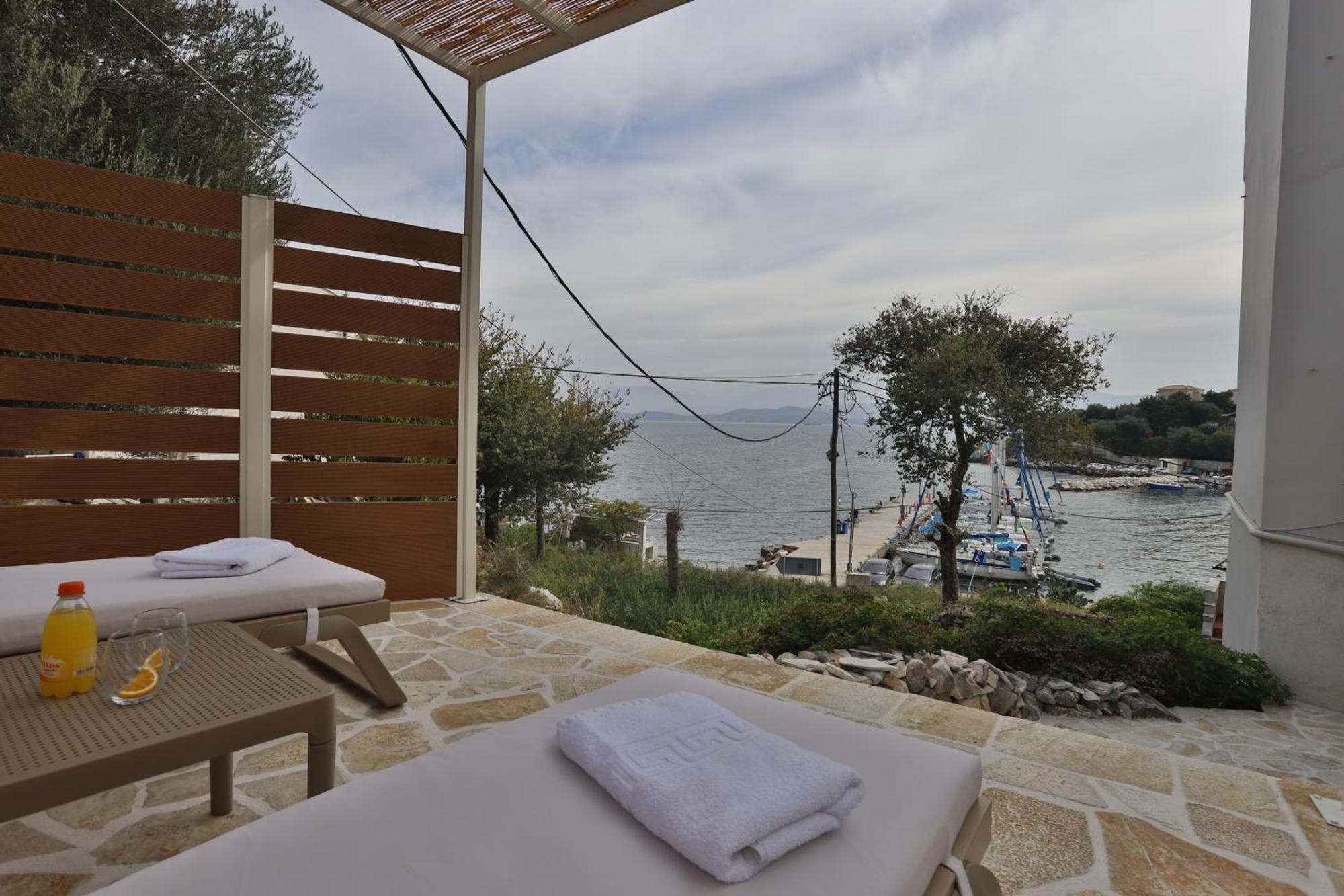 Kassiopi Seafront Elegant Apartments Dış mekan fotoğraf
